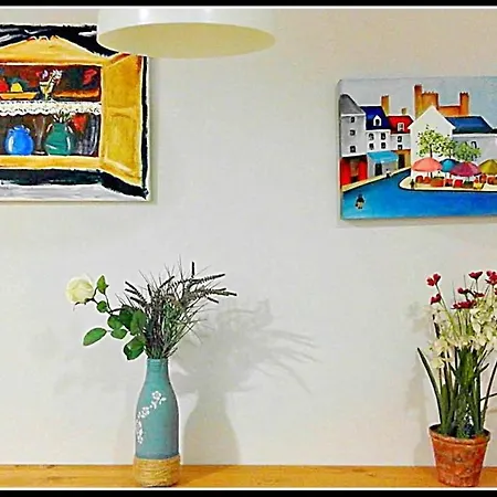 Paseo Taulat Apartment